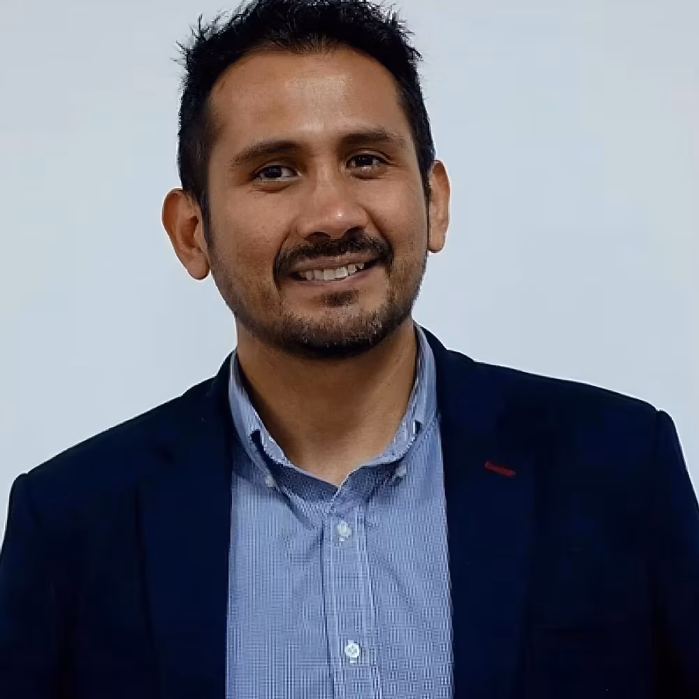 Entrenador-AIBES-Erick Masgo