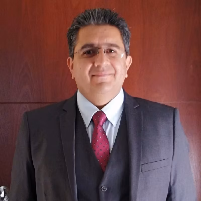 Entrenador-AIBES-Gabriel Andrade